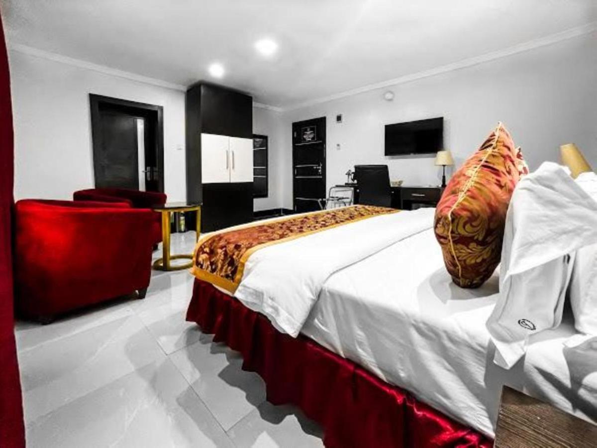 Pasadena Suites Lekki Exterior foto