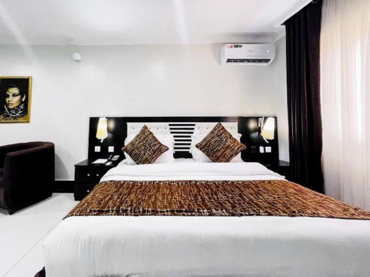 Pasadena Suites Lekki Exterior foto