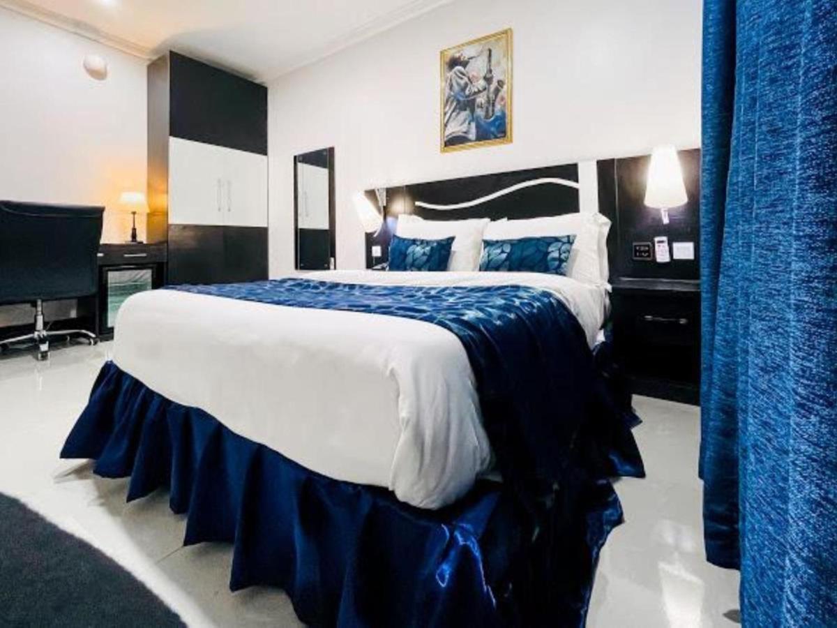 Pasadena Suites Lekki Exterior foto