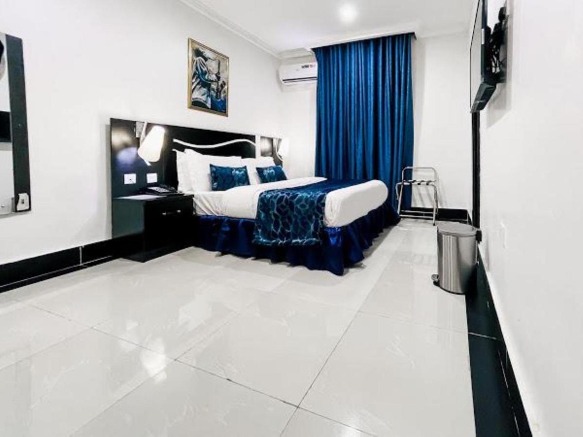 Pasadena Suites Lekki Exterior foto